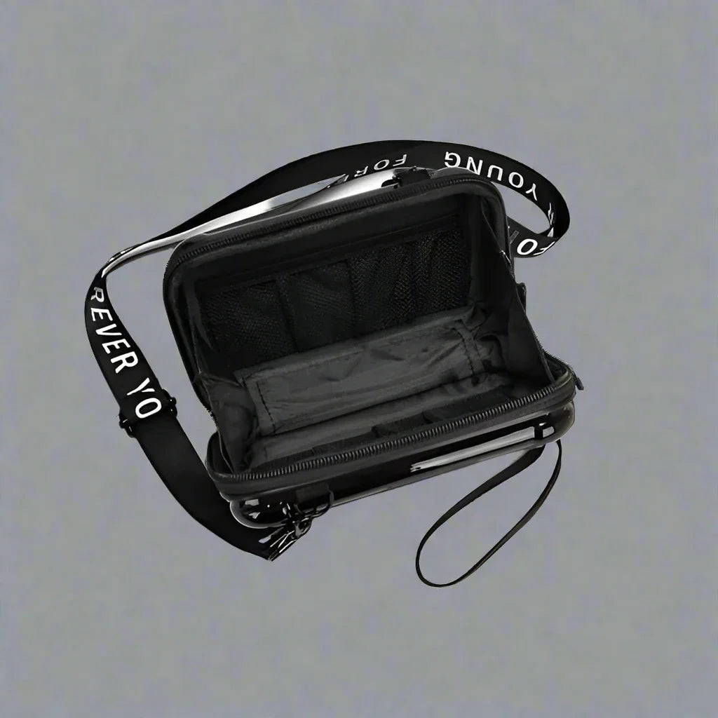 Inge | Mini Resväska – Trendig Husformad Design Med Vattentålighet 7