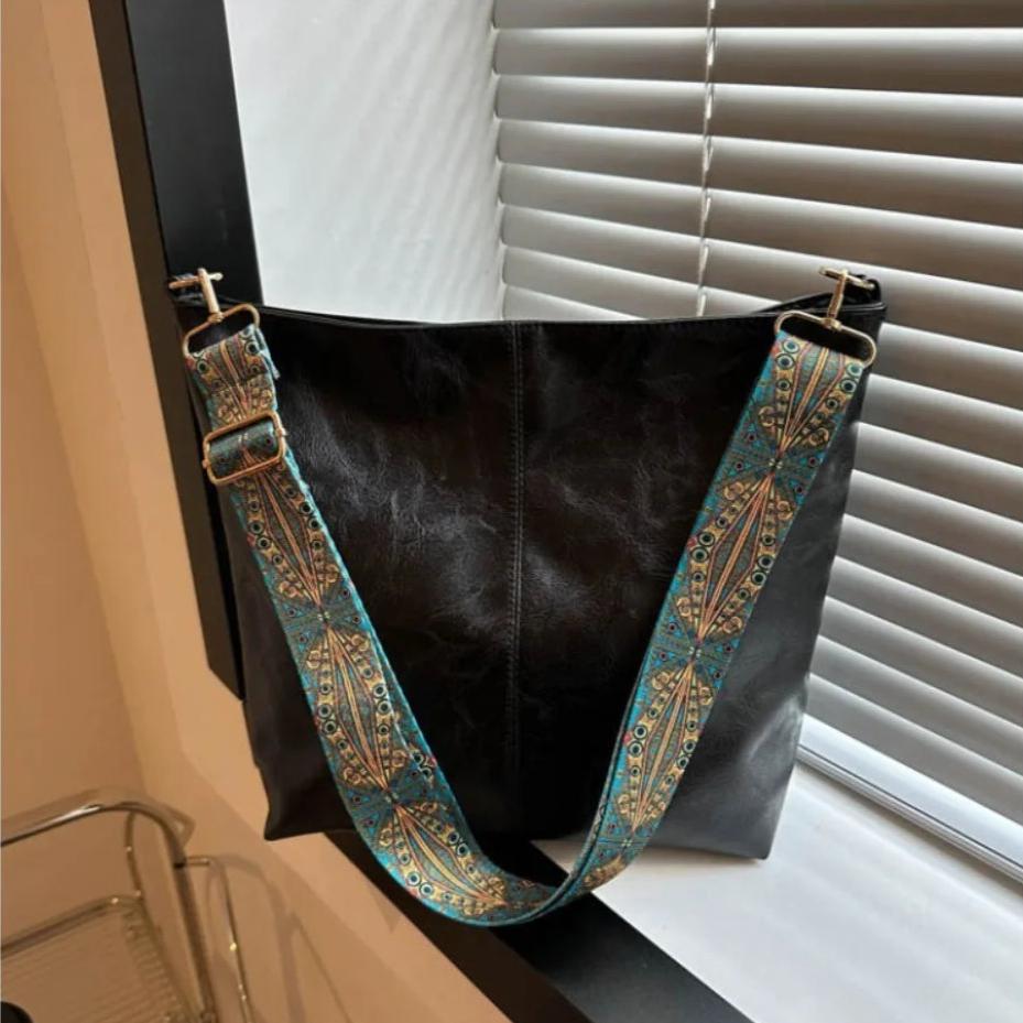 Lotte | Dam Retro Axelväska – Tidlös Elegans och Rymlig Funktionalitet 15