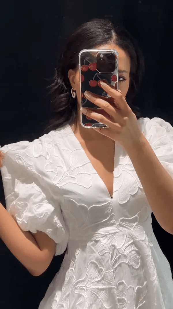 Alva | Broderad Blomklänning