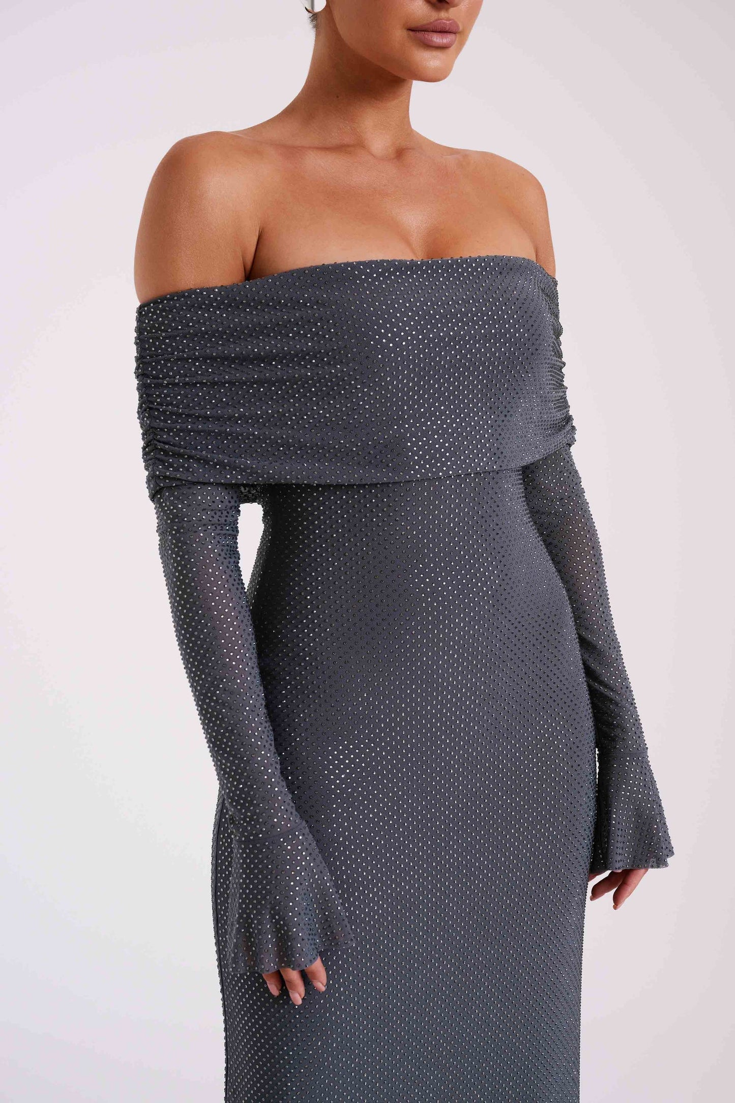 Ziraelle | Glamourös Off-Shoulder Skimmerklänning för Speciella Tillfällen 9