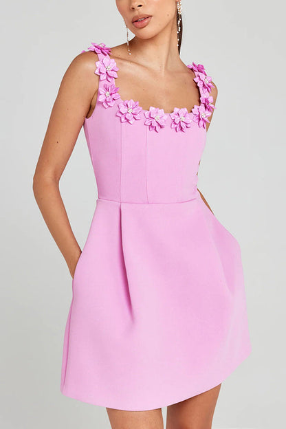 Denise | Elegant Rosa Miniklänning – Blommiga Detaljer 2