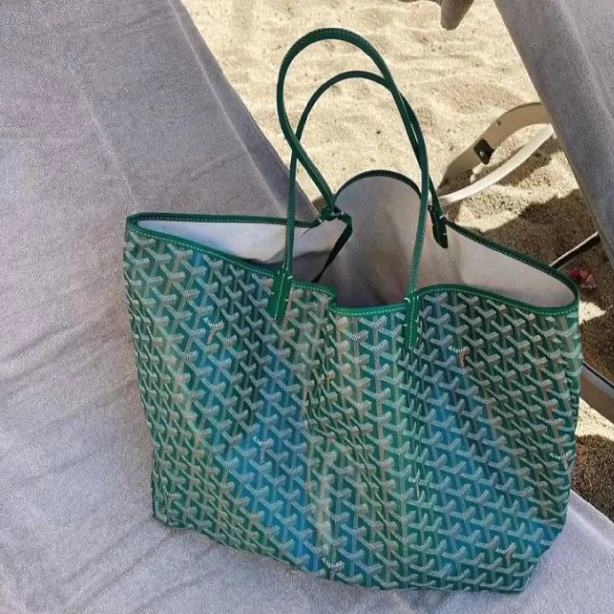 Valencia | Elegant Tygväska – Rymlig Design För Vardagligt Bruk 8