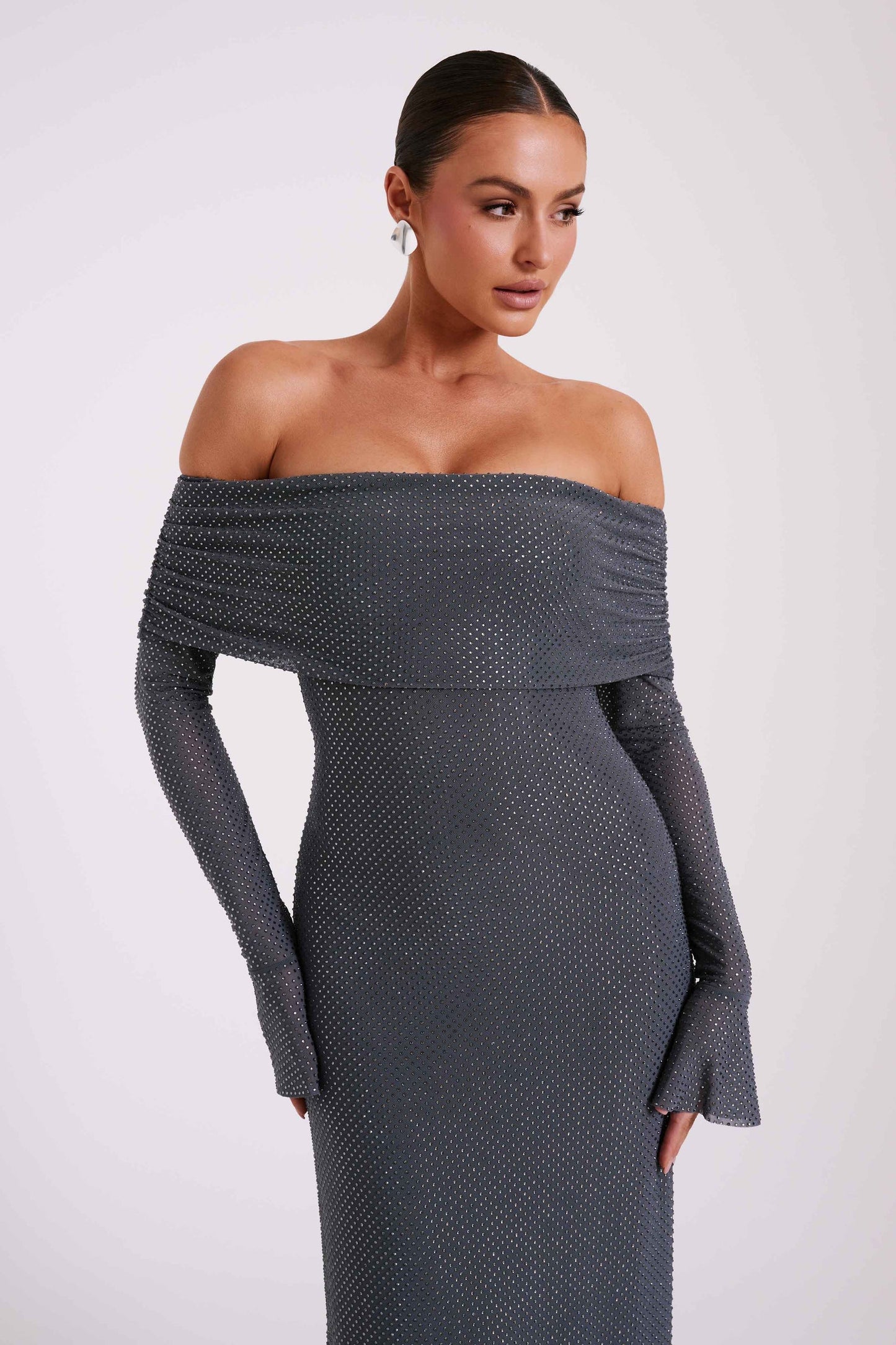 Ziraelle | Glamourös Off-Shoulder Skimmerklänning för Speciella Tillfällen 8