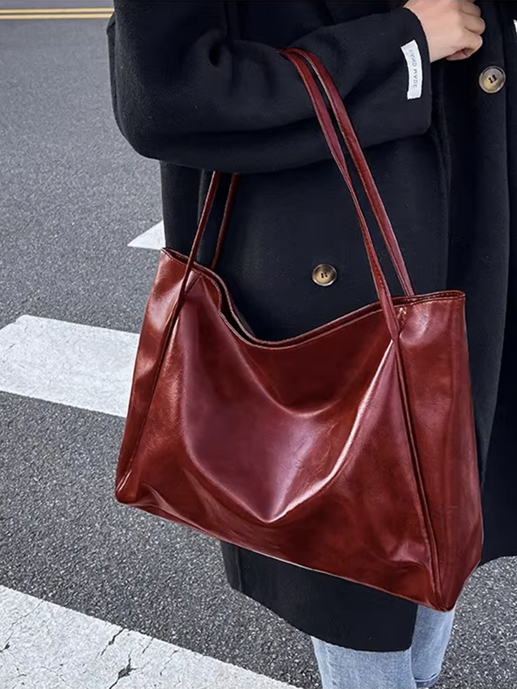 Tamsin | Elegant Vinröd Handväska Dam – För Vardagsbruk och Speciella Tillfällen 2