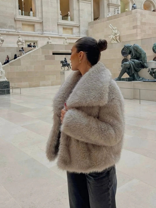 Valentina | Elegant Vinterjacka Dam – Plysch för Stil och Komfort 1