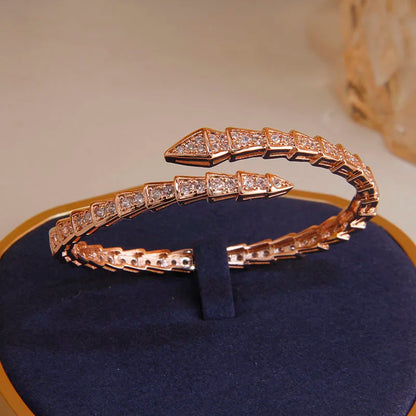 Roségold Serpentine Bracelet - Timeless Elegance for Any Occasion-3