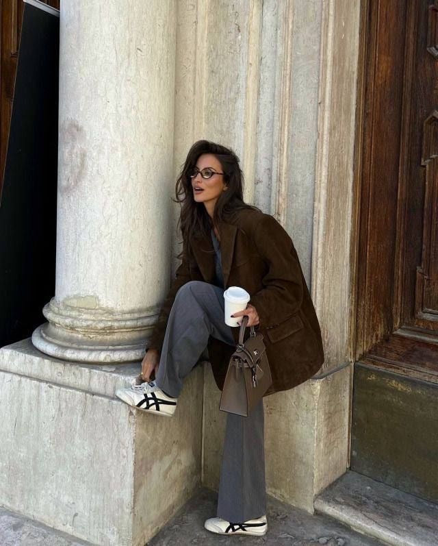 Dana | Elegant Mockajacka – Mjuk Mocka För En Tidlös Stil 3