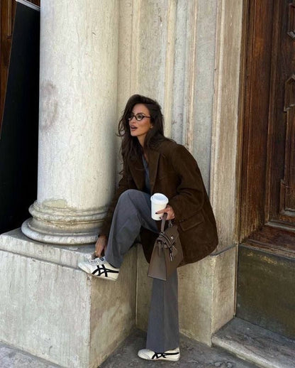 Dana | Elegant Mockajacka – Mjuk Mocka För En Tidlös Stil 3