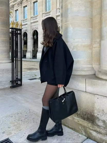 Lovie | Elegant Överdimensionerad Ullrock – Tidlös Stil och Komfort 10