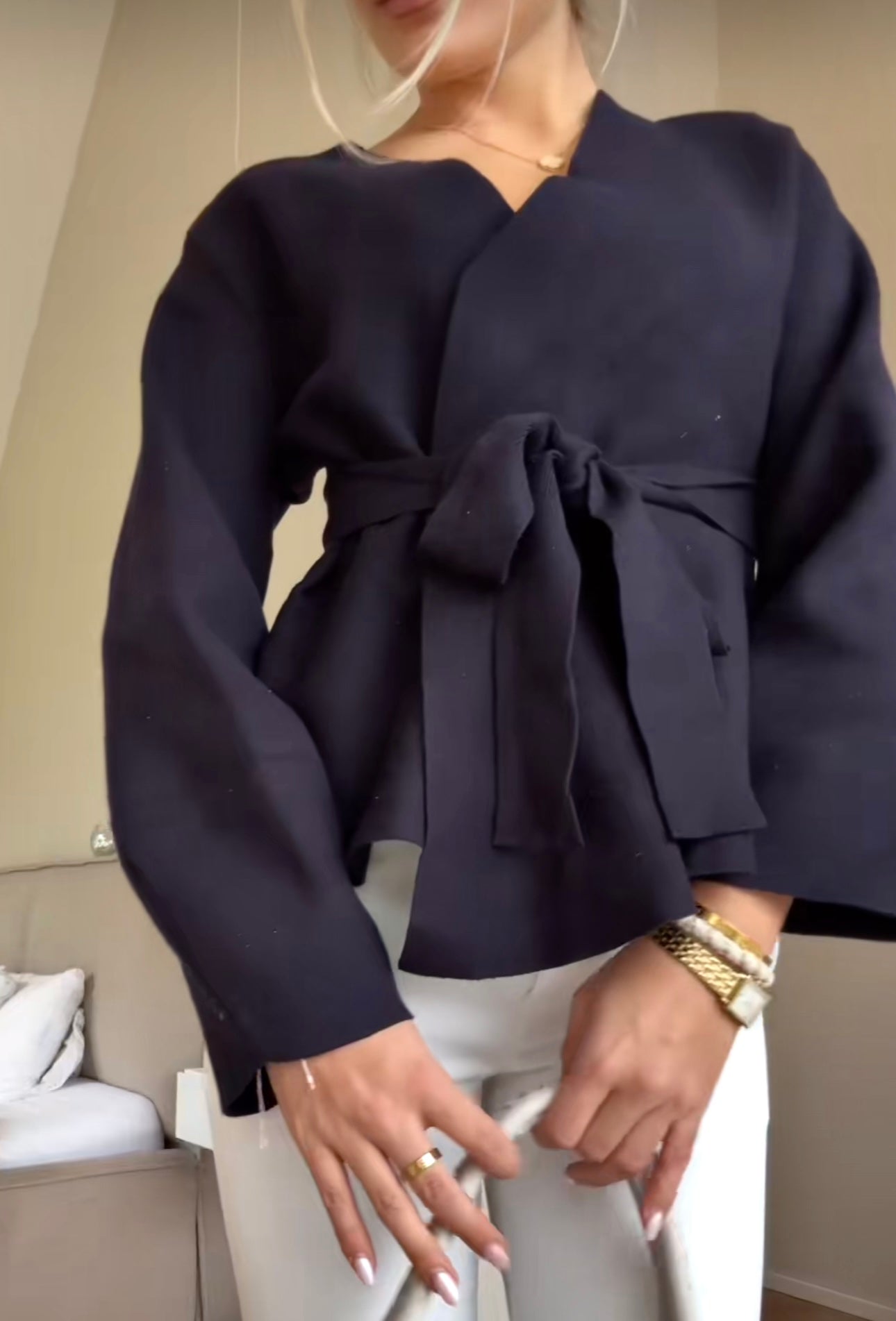 Mauve | Elegant och Mjuk Kardigan – Justerbar Slipsdesign för Alla Tillfällen 2