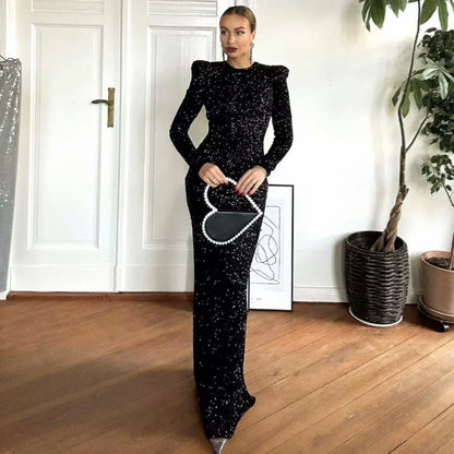 Leslie | Gnistrande Klänning – Smickrande Passform för Eleganta Tillfällen 1