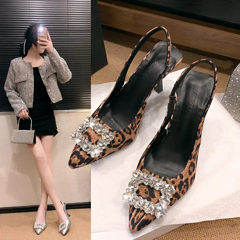 MATEA | Leopard Crystal Högklackad Sandal – Eleganta Detaljer 4