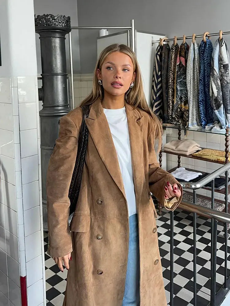 Riley | Tidlös Retro Kappa – Med Bälte För Elegant Silhuett I Djup Brunt 5