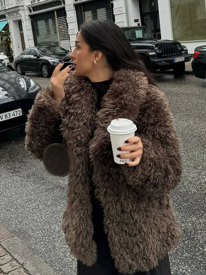 Charlotte | Trendig Teddypäls Kappa – Vinterkomfort och Stil 2