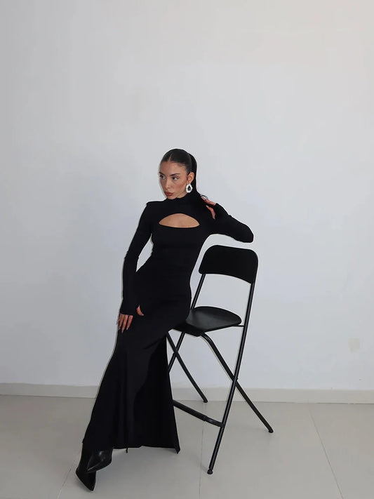 Gabrina | Elegant Svart Långärmad Klänning – Smickrande Design 1