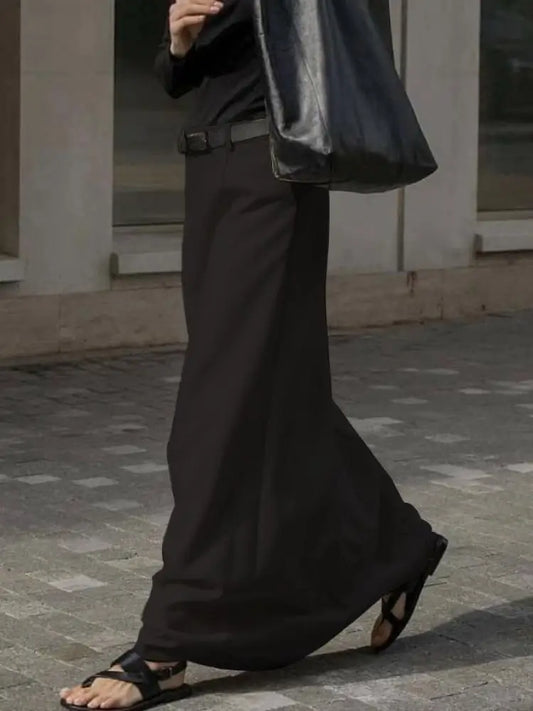 Sundari | Elegant Professionell Kjol för Kontoret – Skräddarsydd Passform 1