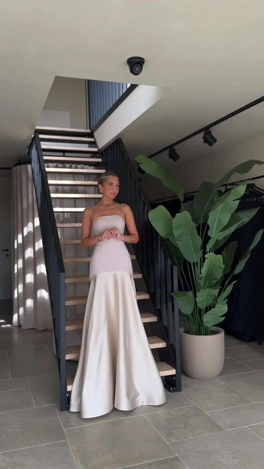 Nadine | Chic Stropplös Maxiklänning Dam – Lapptäckdesign För Eleganta Tillfällen 8