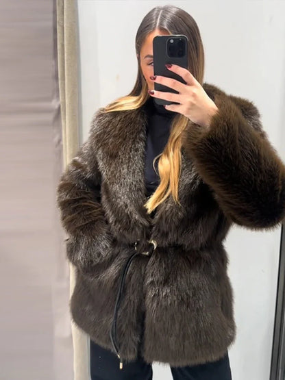 Desiree | Lyxigt Läderbälte – Pälspäls För Kalla Dagar, Elegant Design & Värme 4