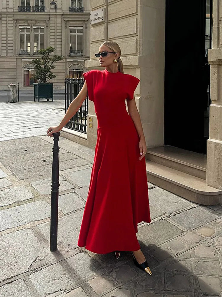 Irena | Elegant Sommarklänning Dam – Rygglös Med Asymmetrisk Ruffle 8