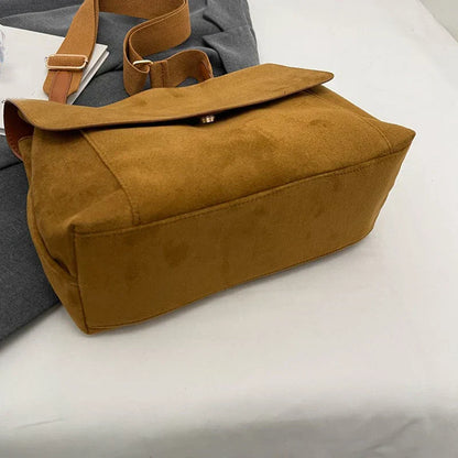 Annika | Vintage Axelväska Dam – Mocka med Justerbar Rem för Tidlös Elegans 5