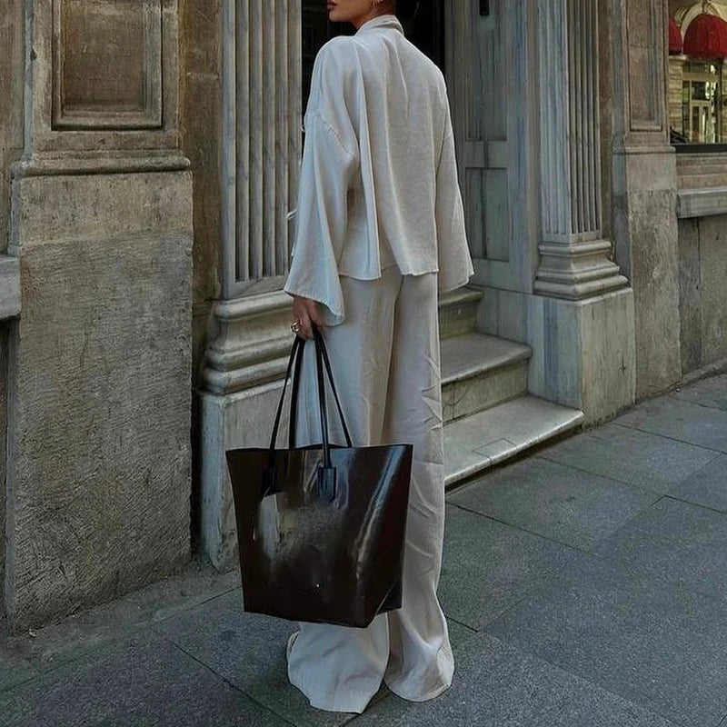 Lila | Trendigt Set med V-Hals och Snörning – För Bekväm och Stilren Look 2