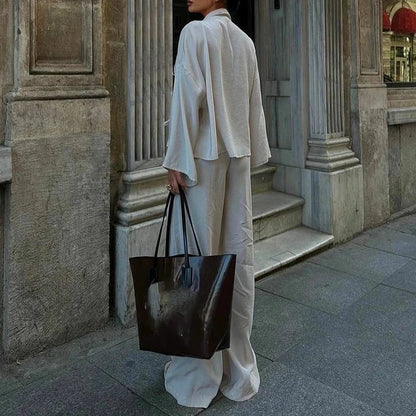 Lila | Trendigt Set med V-Hals och Snörning – För Bekväm och Stilren Look 2