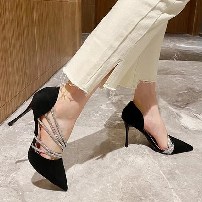 Perdita | Eleganta Svarta Höga Klackar – Kristaller för Glamour 3