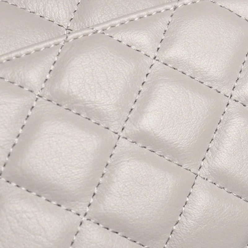 Odilia | Elegant Fyrkantig Handväska – Diamantgitterdesign 5