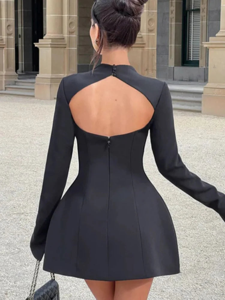 Selena | Elegant Svart Miniklänning – Hög Hals För Speciella Tillfällen 3