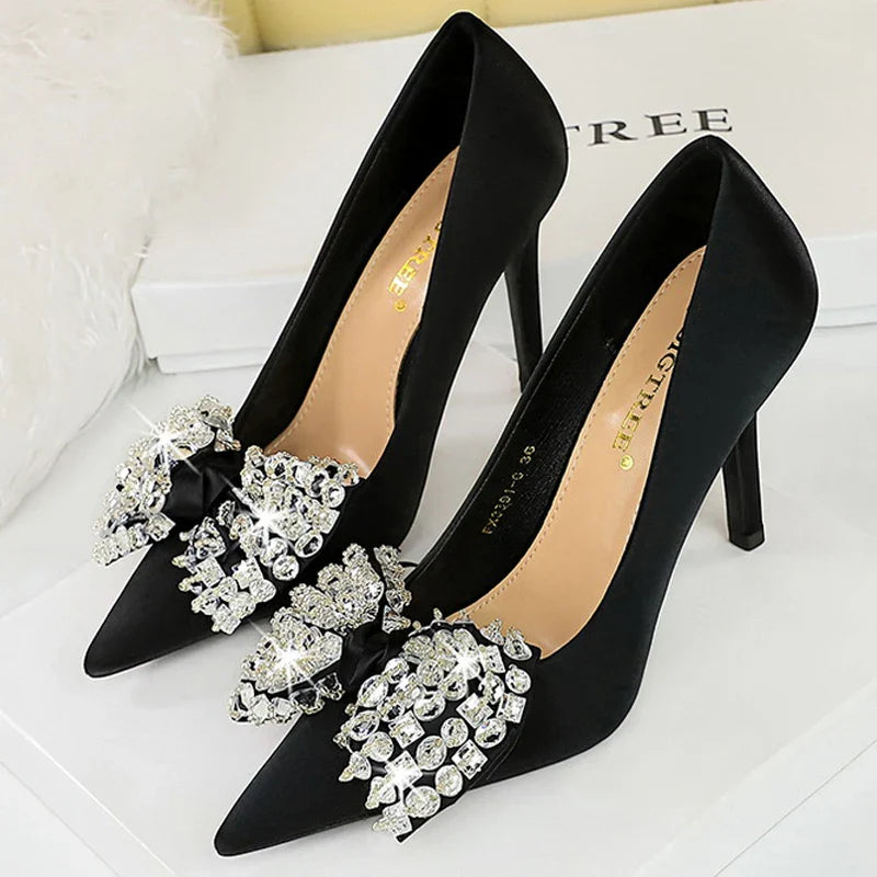 Ginny | Glamorösa Stiletter – Bågknut Och Strass För Eleganta Tillfällen 6
