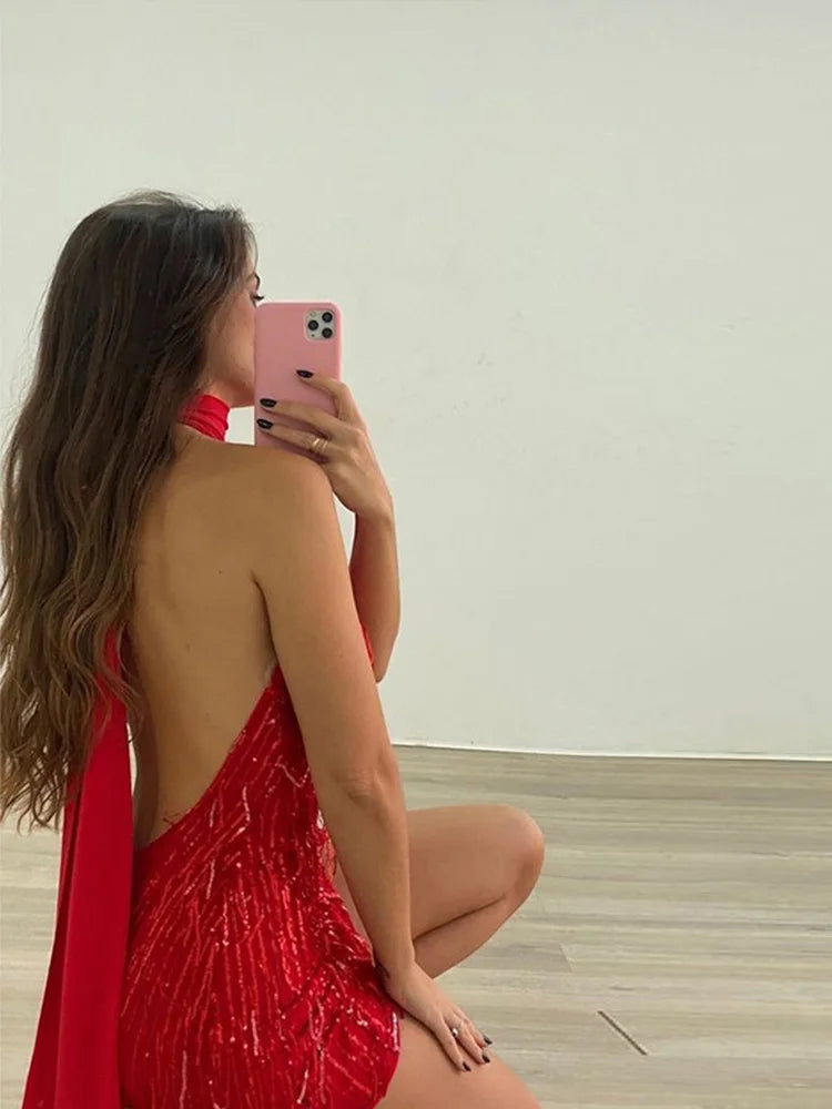 Prana | Glamourös Paljettklänning Dam – Hängande Nackband och Tofsar 6