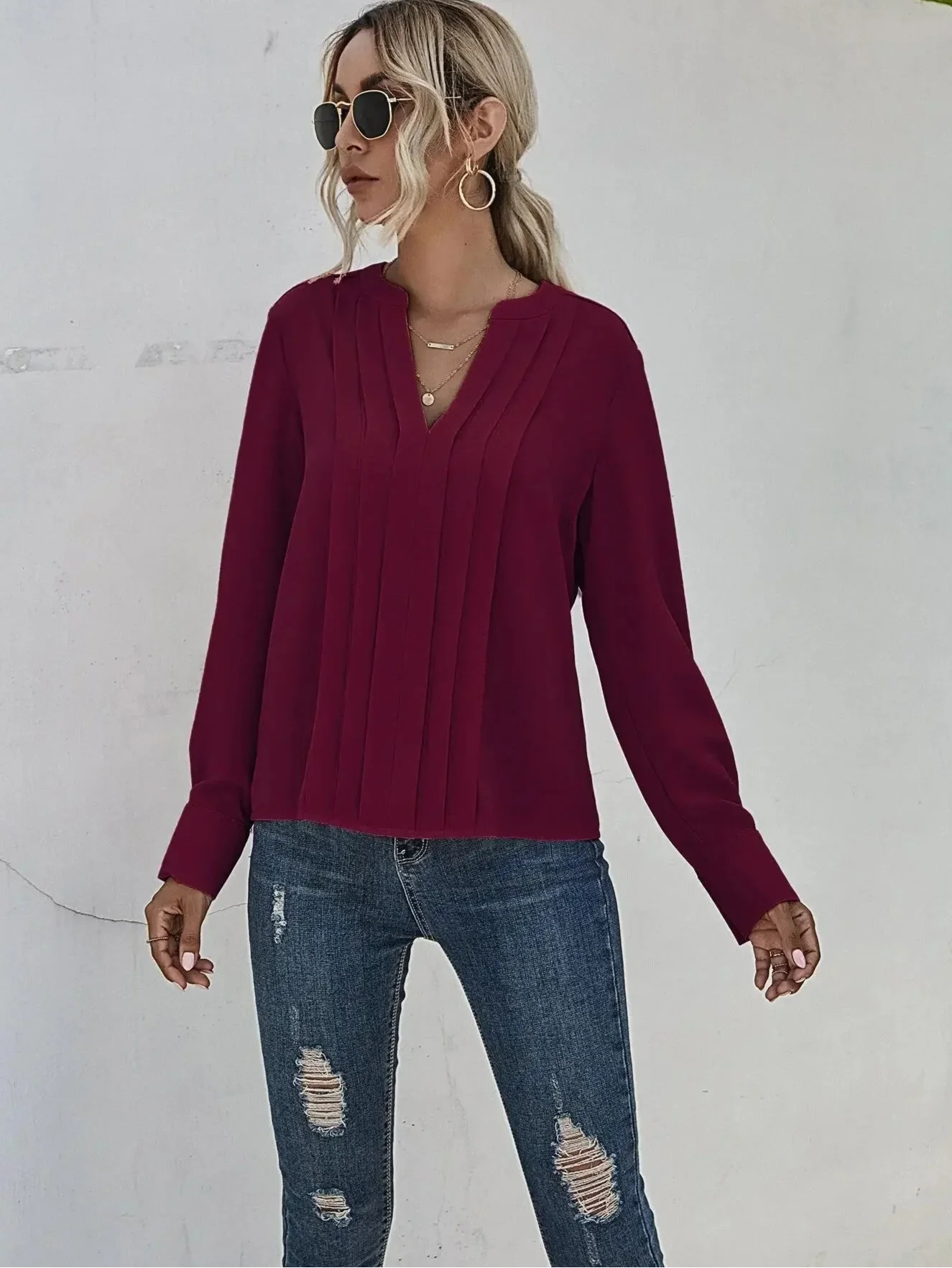 Lieve | Graciös Vit Blus – Veckade Detaljer För Tidlös Elegans 7