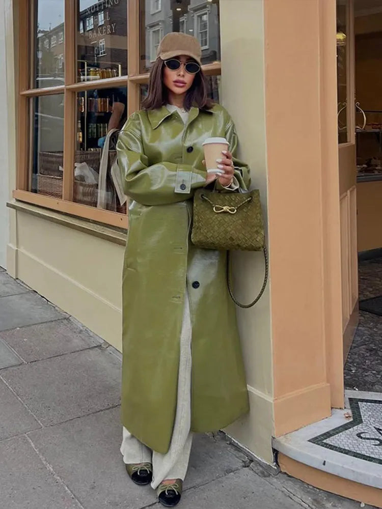 Eirene | Elegant Lång Kappa – Delad För Modern Och Sofistikerad Stil 1