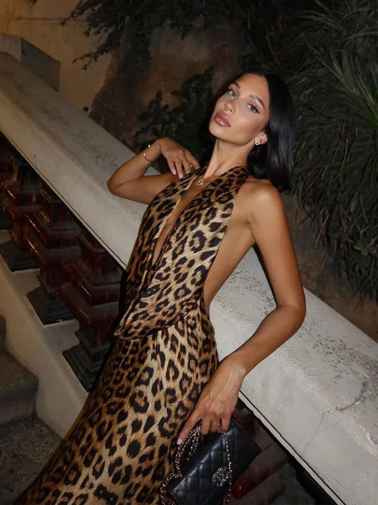 Klara | Leopardtryckt Rygglös Kroppsklänning – Djärv Look 5