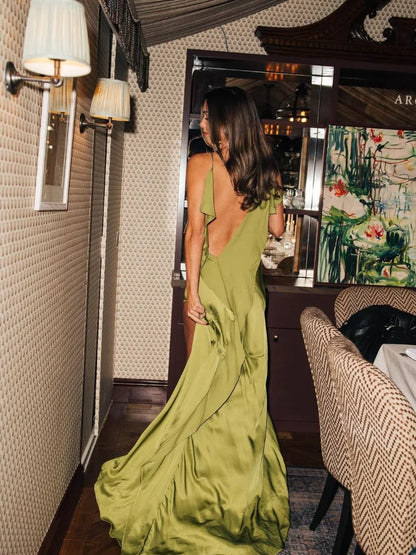 Zahra | Elegant Grön Rygglös Klänning – Satin För Bröllop Och Fest 2