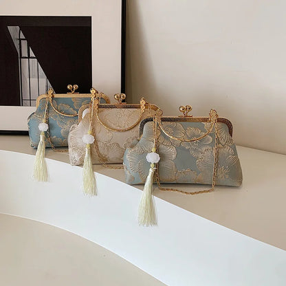 Oliv | Elegant Axelväska Dam – Kinesiskt Broderi och Modern Funktionalitet 2