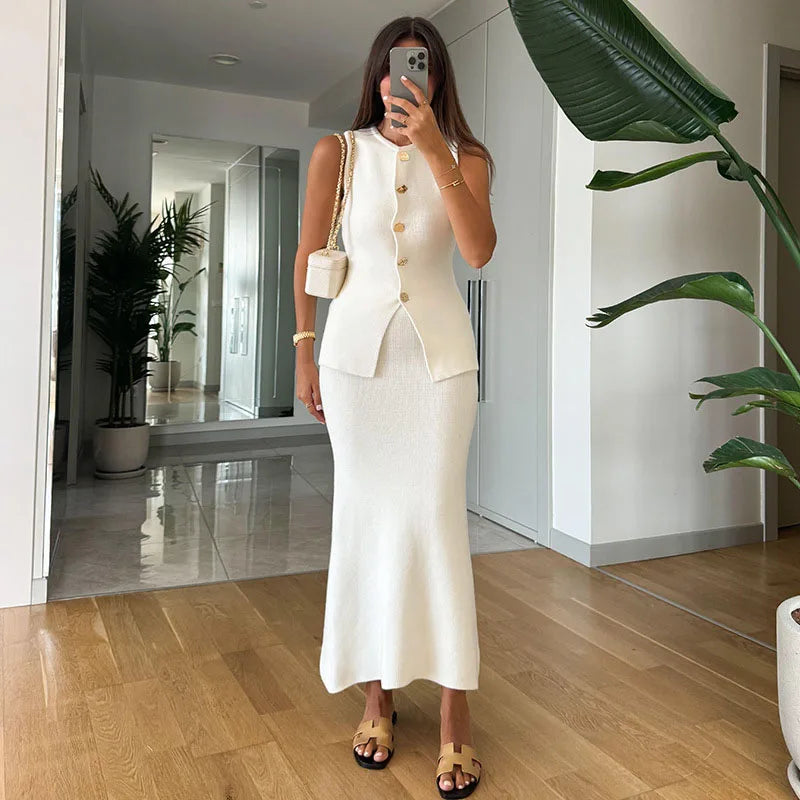 Keira | Chic Stickad Kjol Och Rund Halsvästuppsättning – För Eleganta Tillfällen 4