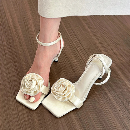 Monique | Eleganta Blommiga Högklackade Sandaler – För Stil Och Komfort 6
