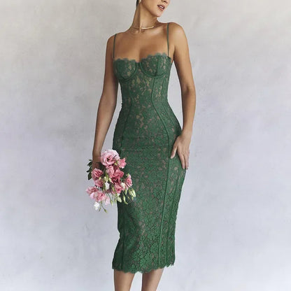 Navina | Elegant Grön Klänning Dam – Spaghetti Remmar Och Spetsdetaljer 6