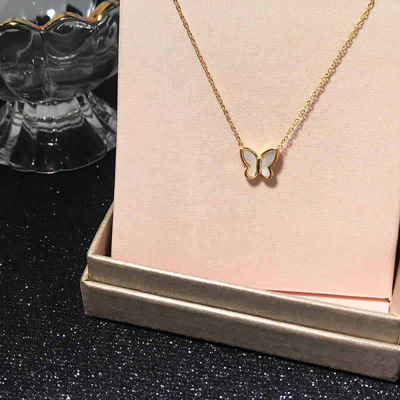 Ursa | Elegant Halsband – Akrylfjärilhänge För En Lekfull Stil 2