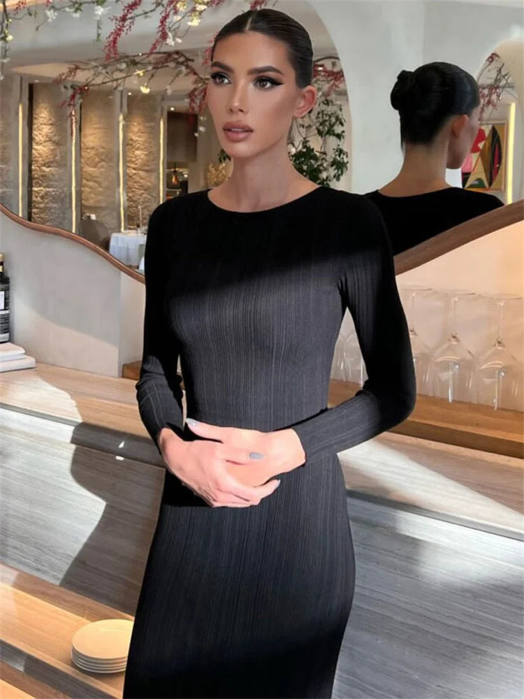 Hillary | Elegant Långärmad Maxiklänning – Smal Passform för Tidlös Stil 11