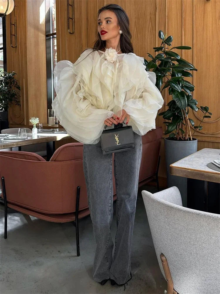 Sofia | Elegant Rufflad Blus – Lapptäckningsdetaljer För Alla Tillfällen 4
