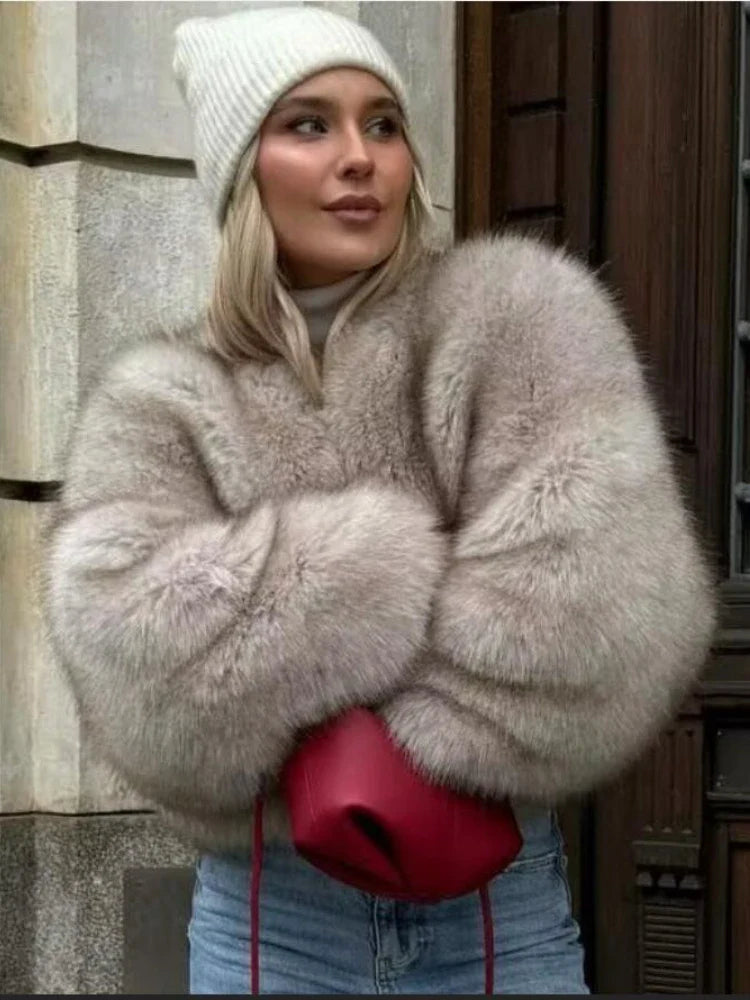 Bridget | Kort Kappa Dam – Mjuk Fluffig Design för Stil och Komfort 1