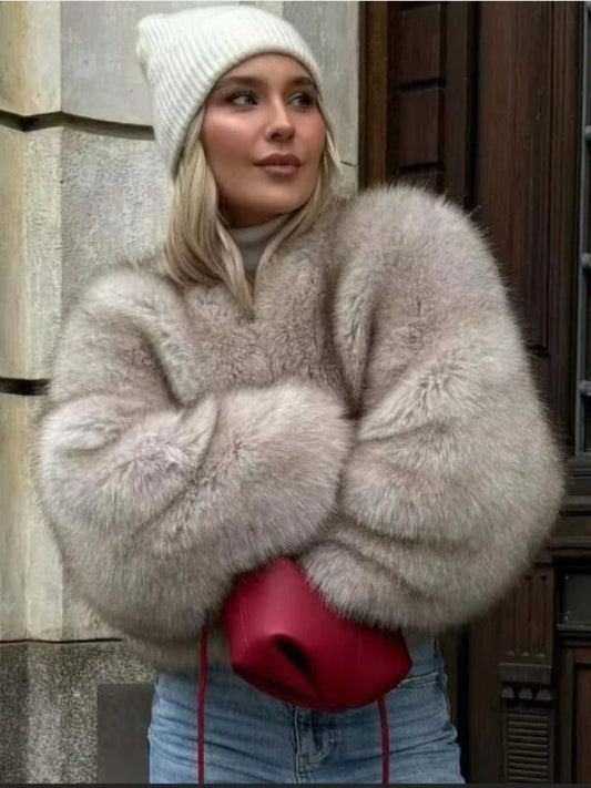 Bridget | Kort Kappa Dam – Mjuk Fluffig Design för Stil och Komfort 1