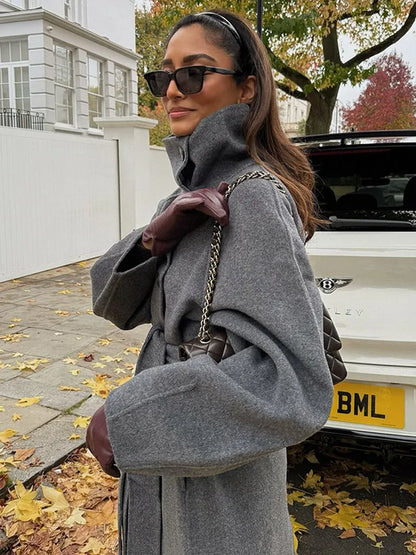 Anabelle | Elegant Ullöverrock – Modern Snörningsdetalj För Stil Och Komfort 5