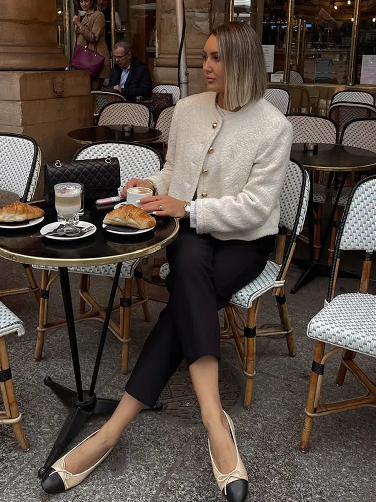 Ellise | Chic Fickjacka – Metallknappar Med Praktiska Fickor Och Modern Design 5