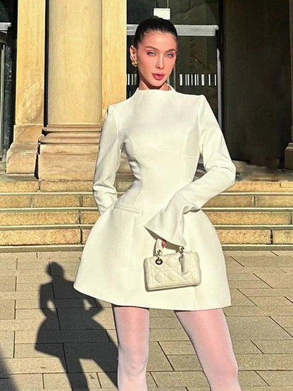 Selena | Elegant Svart Miniklänning – Hög Hals För Speciella Tillfällen 5
