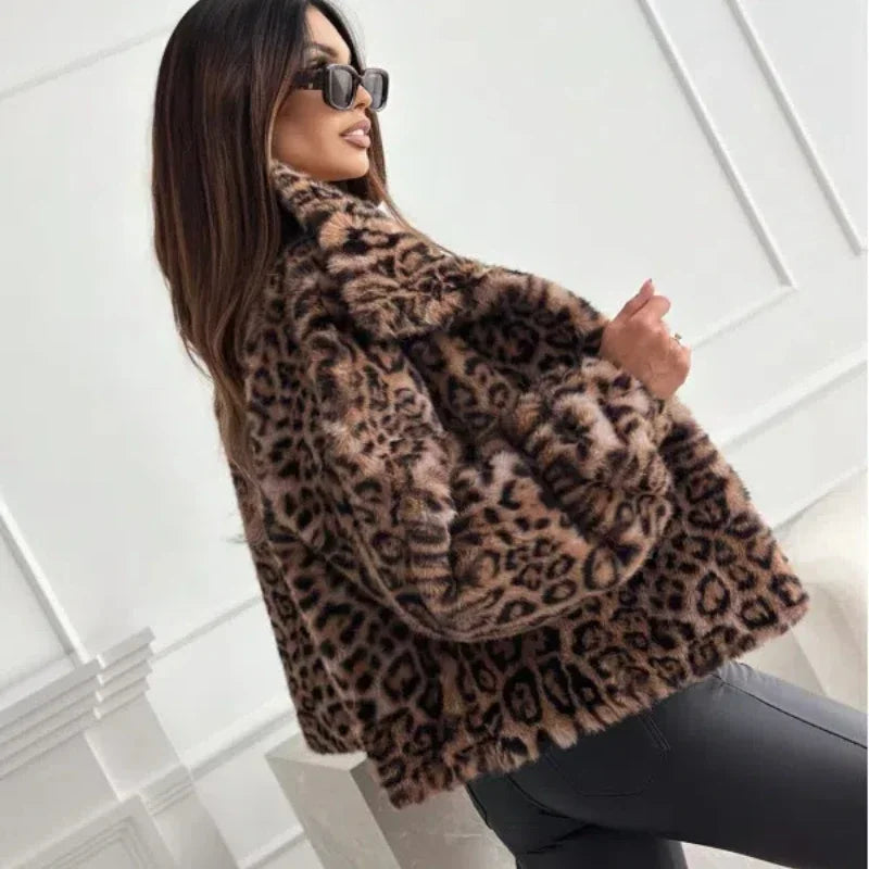 Cynthia | Trendig Leopardjacka För Stil Och Komfort 6