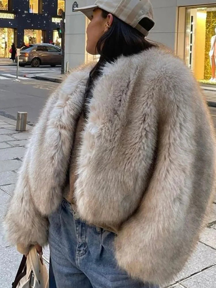 Chia | Lyxig Kort Faux Pälsrock – Tjock Plyschig Yta För Kallt Väder 4