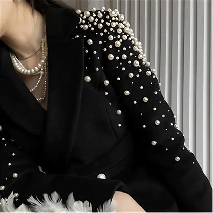 Paulina | Chic Jacka i Mjuk Ull – Pärlstavdetaljer för Elegant Stil 4